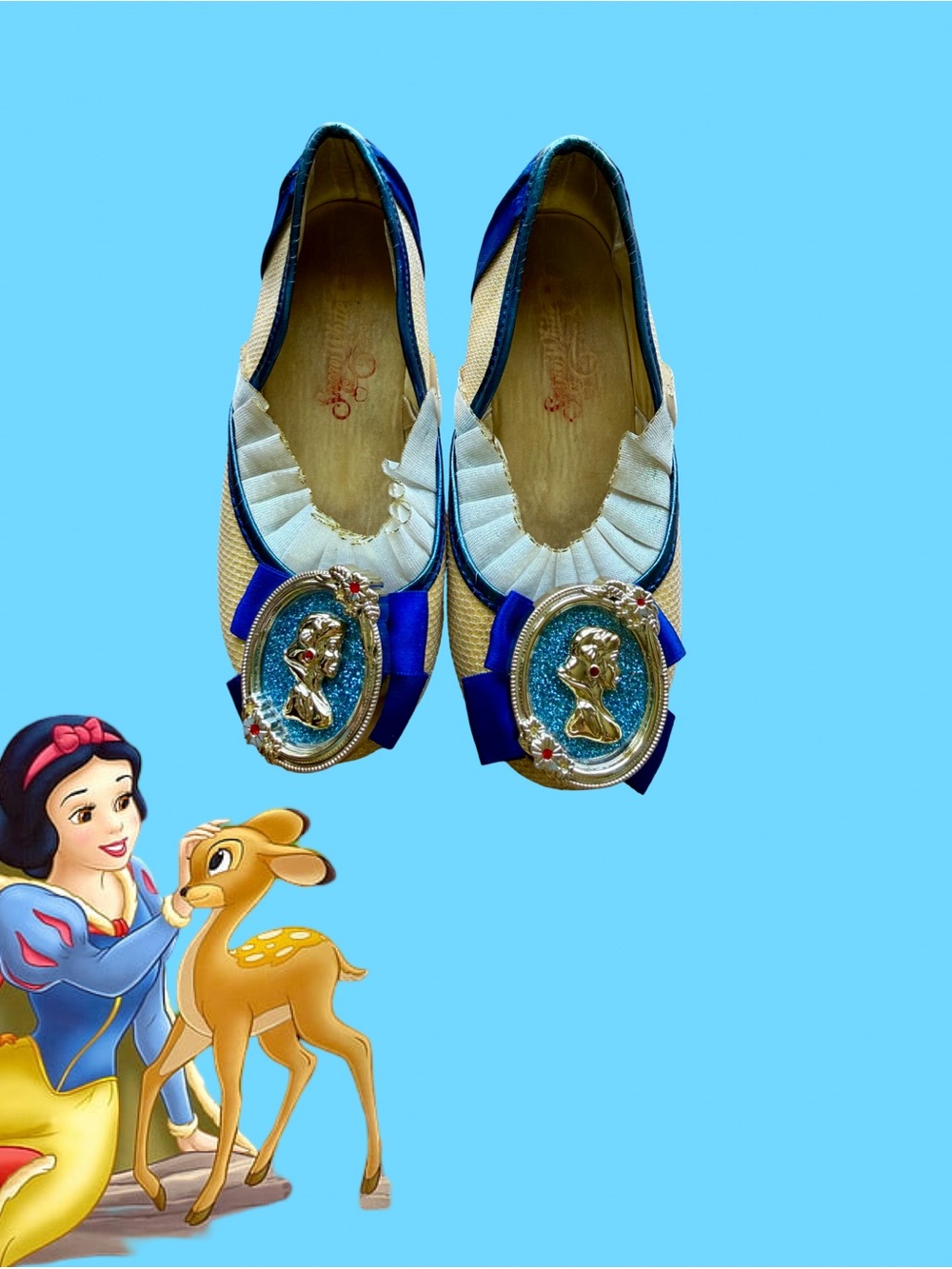 Disney Snow White Shoes Size 7/8 Child.